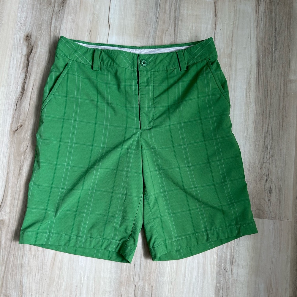 Under Armour Performance Green Flat Front Shorts Lightweight Design